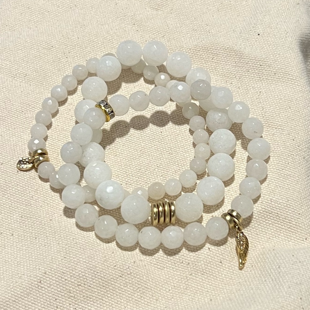 Nordstrom White Beaded Stretch Bracelet Set with Gold Accents